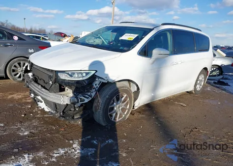 2022 Chrysler Pacifica Touring L z USA, uszkodzony, nr VIN 2C4RC1BG7NR169220